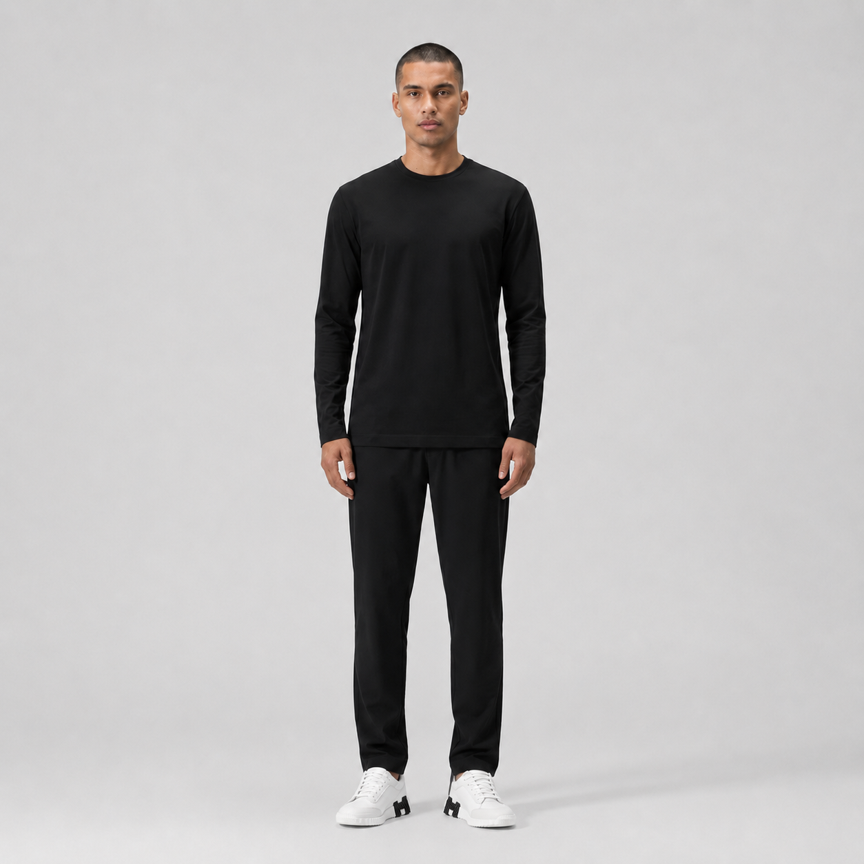 The Classic Longsleeve – Deep Black