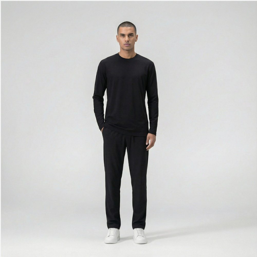 The Classic Longsleeve – Deep Black