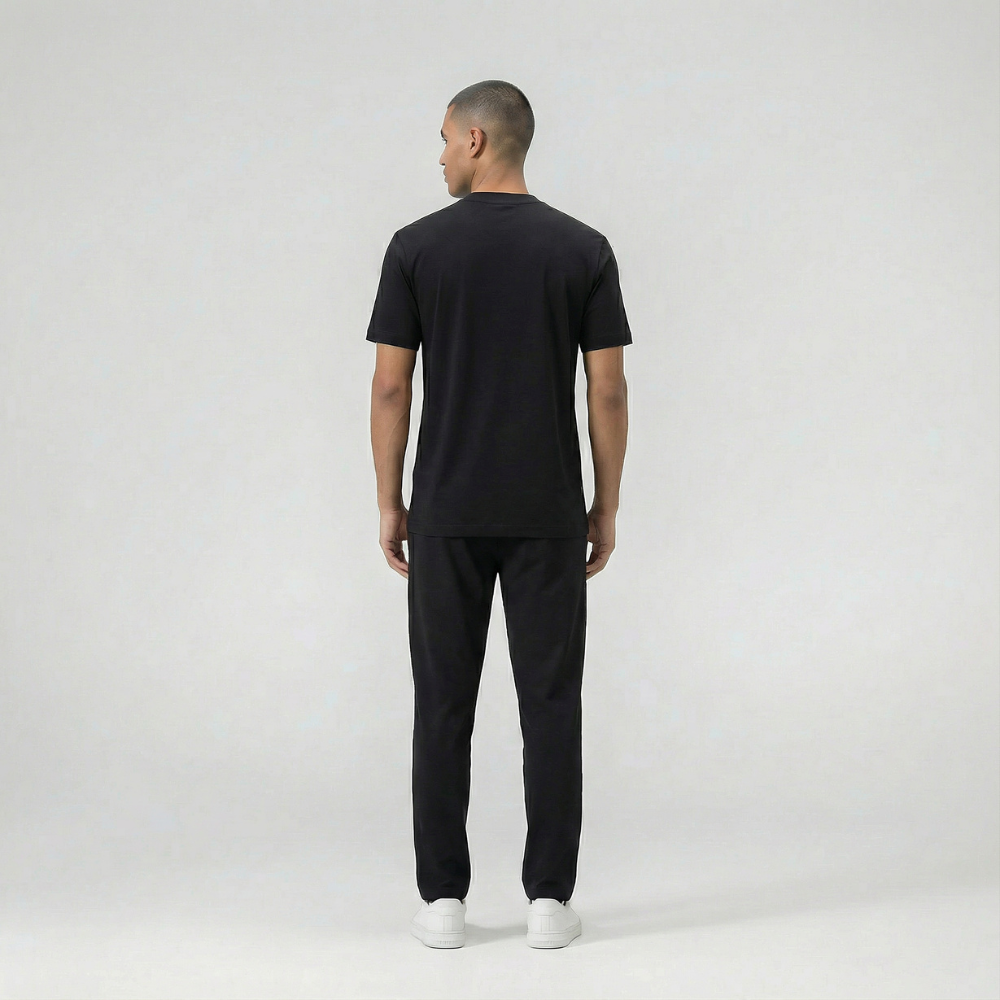 The Classic T-shirt – Deep Black