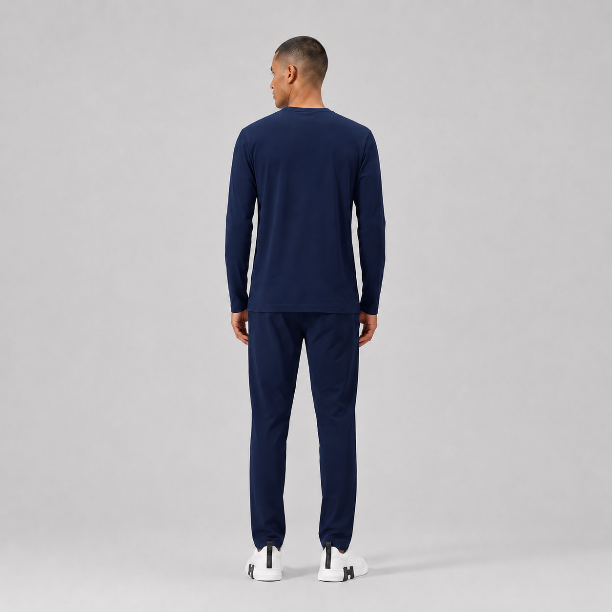 The Classic Longsleeve – Midnight Navy