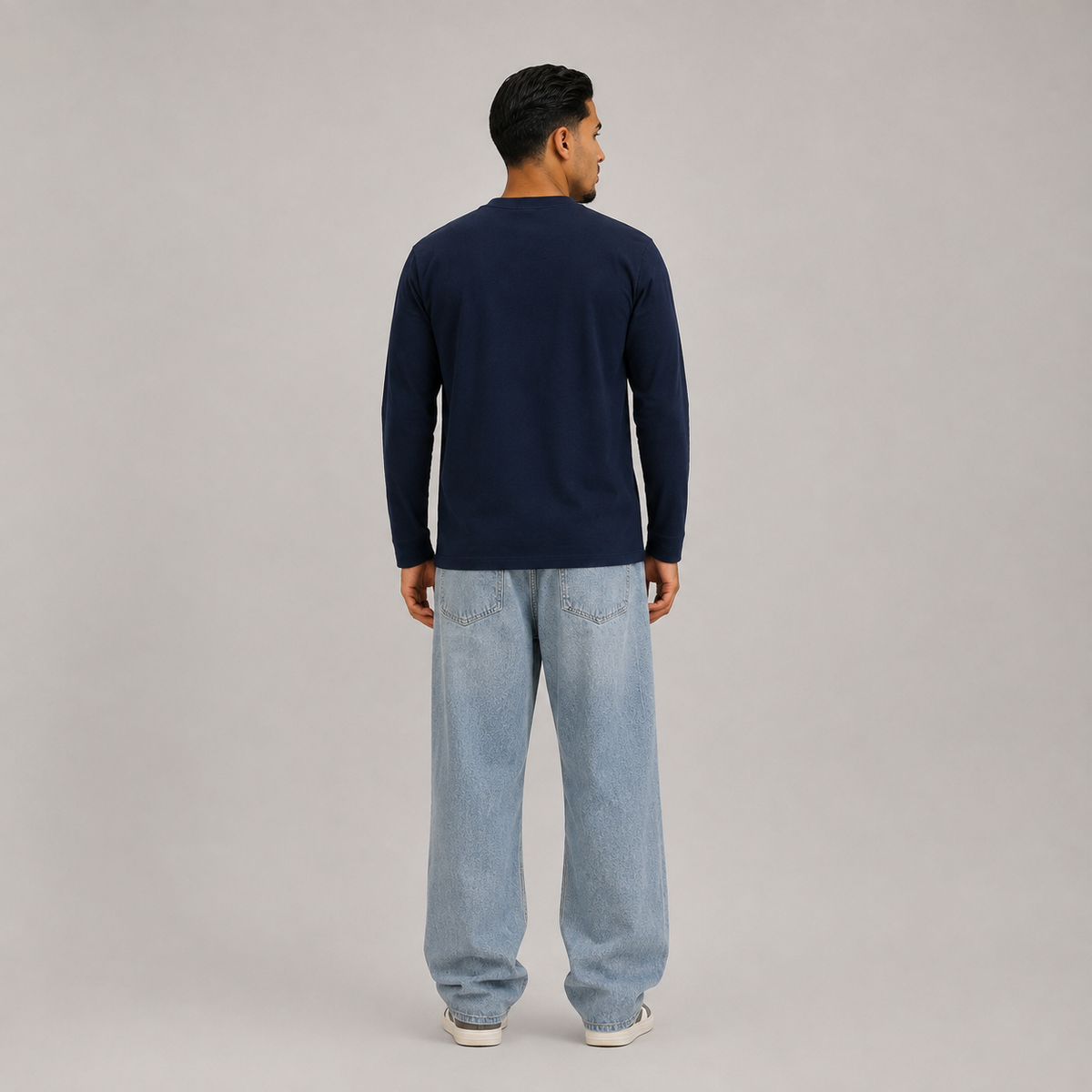 The Classic Longsleeve – Midnight Navy